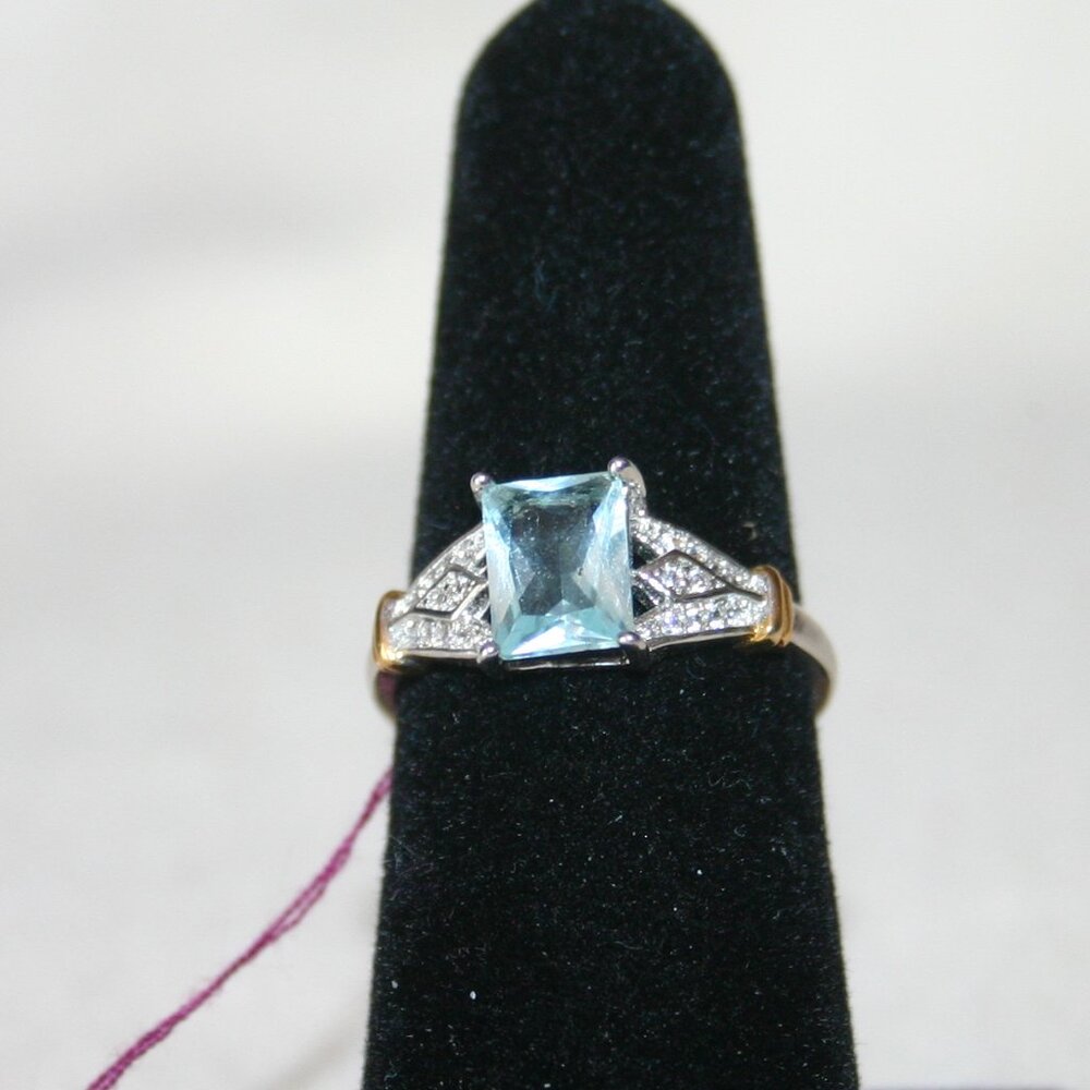 Women's Fashion Ring in Silver Tone w/Blue Aquamarine Glass Stone SZ 8 RG 35